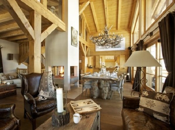 Cabana din lemn, casa de lemn, decor interior cu lemn