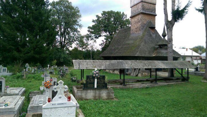 biserica din stejar din Coruia Maramures