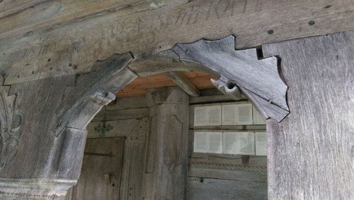 biserica din stejar din Coruia Maramures