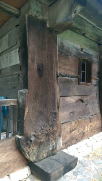 biserica din stejar din Coruia Maramures