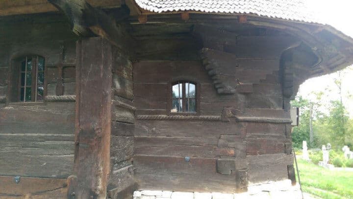 biserica din stejar din Coruia Maramures