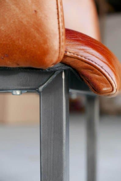 scaune pe structura metalica