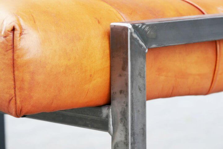 scaune pe structura metalica