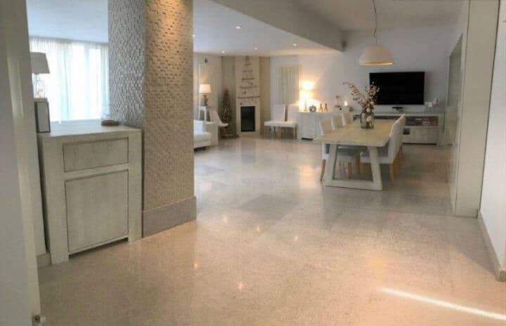 design interior alb - mobila din stejar masiv
