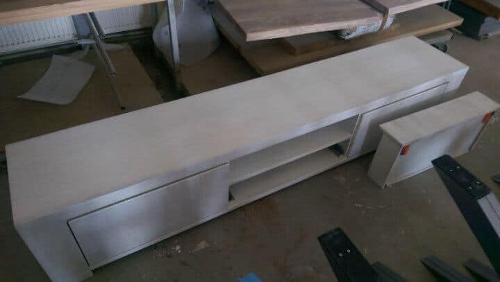design interior alb - mobila din stejar masiv