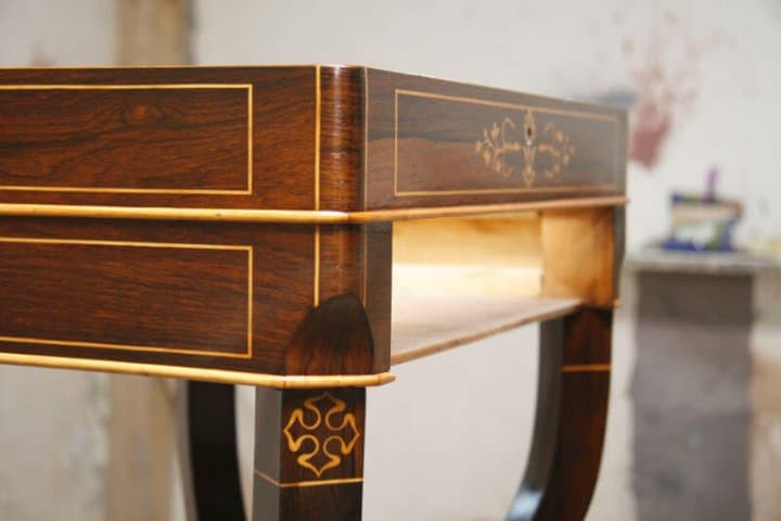 mobilier reataurat de ambasada