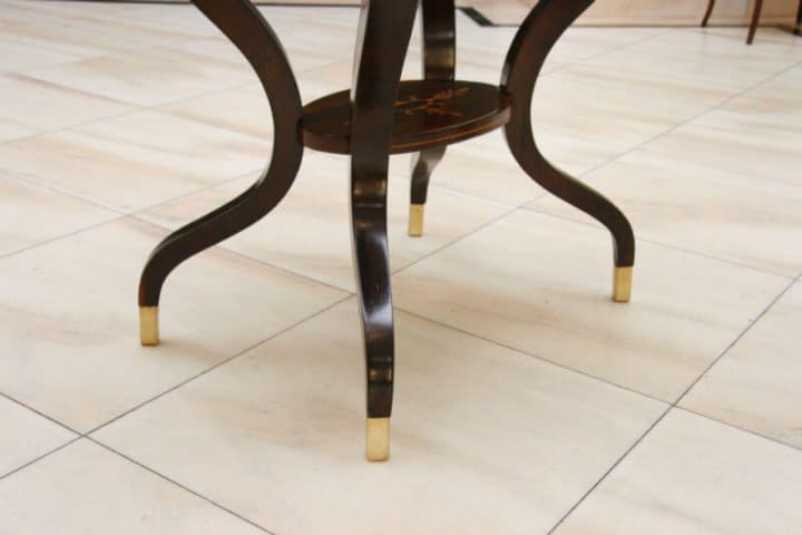 mobilier de ambasada restaurat