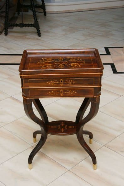 mobilier de ambasada restaurat