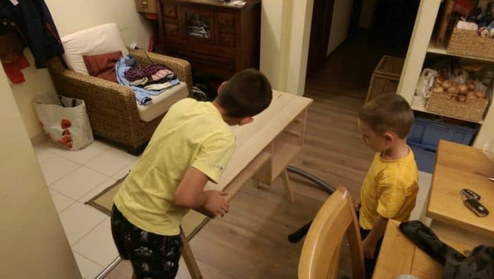 birou copii nefinisat