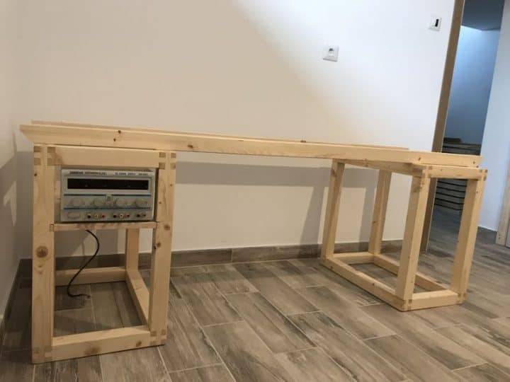 birou de lucru electronist