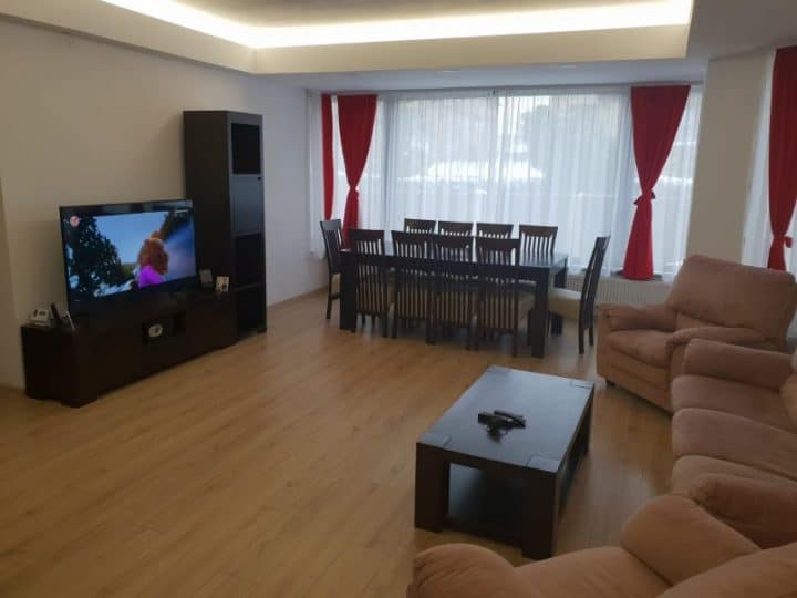 mese din stejar masiv model Madrid