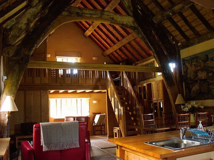 Hacton Cruck Medieval Home elemente curbate