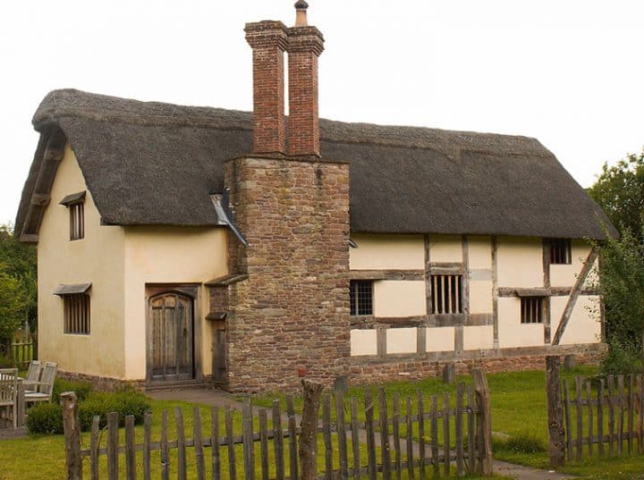 Hacton Cruck Medieval Home elemente curbate
