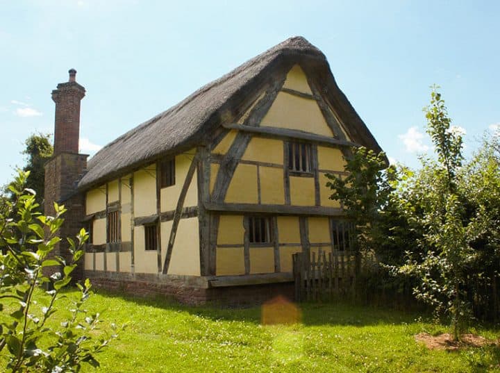 Hacton Cruck Medieval Home elemente curbate