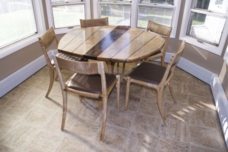 masa pentagonala din Tiger Maple - forme poligonale