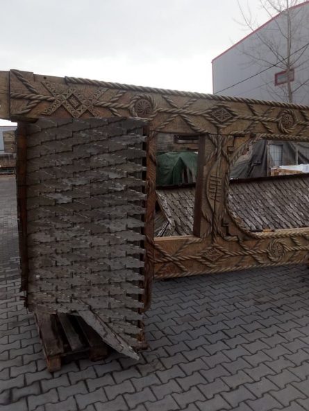 poartă maramureșeană 2000 euro
