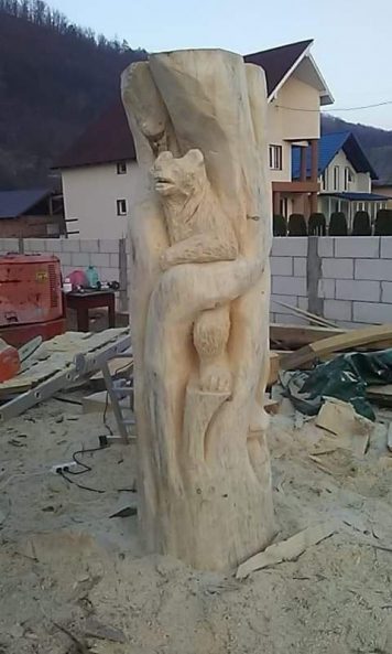 Sculptori români