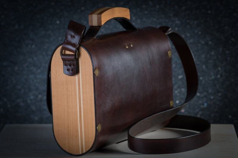 piele și lemn produse de Tudor Luparu