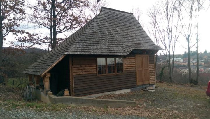 cabana cu ferestre