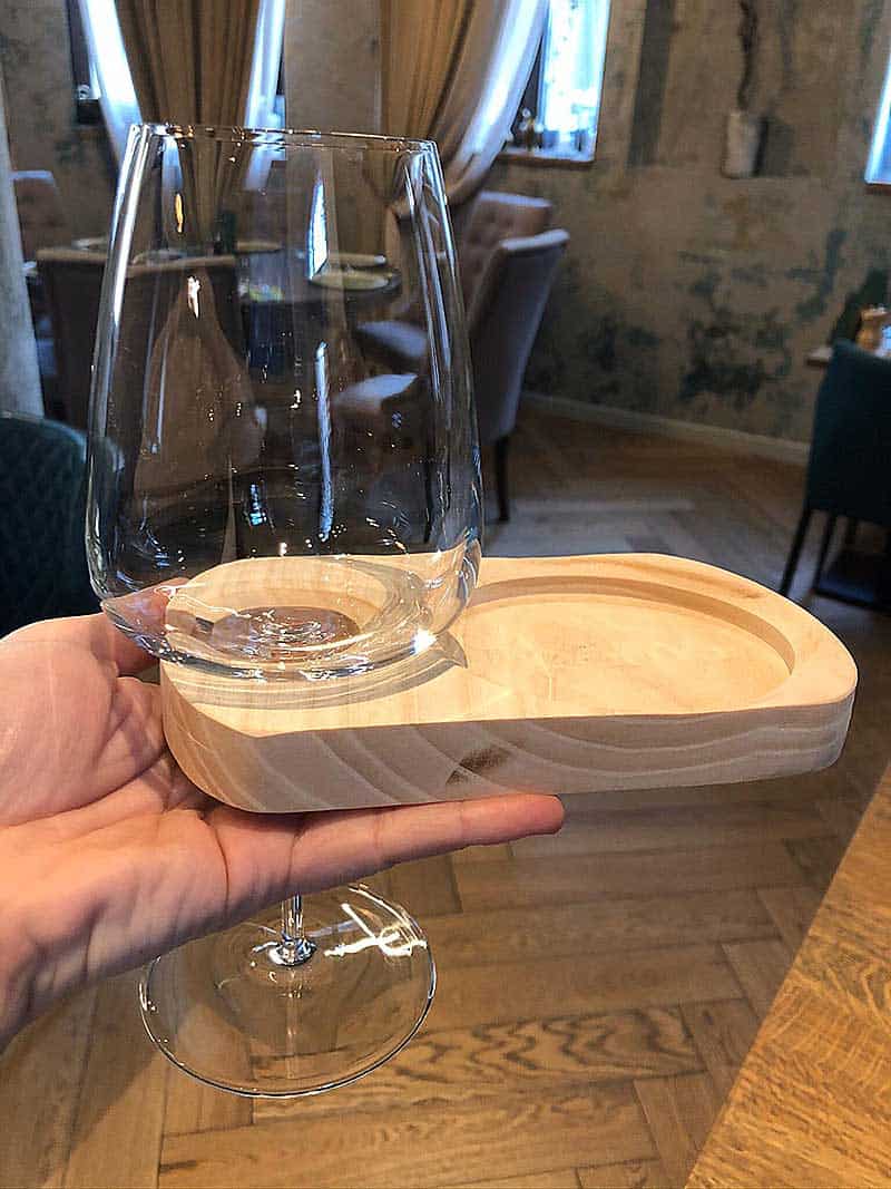 tavita de servire Aperitive si vin la Noeme