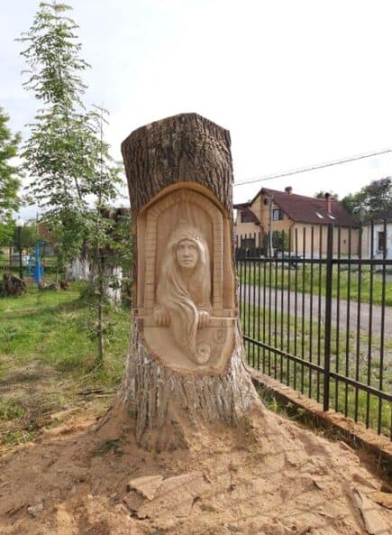Gabriel Rizea si sculptura Fata din Dafini Tarlungeni