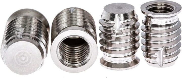 bucșa metalică