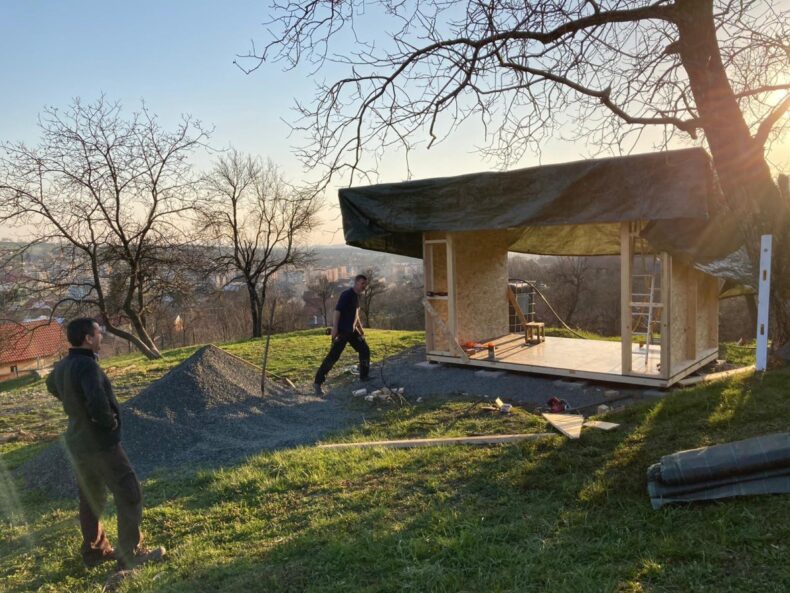 Magazie din lemn 9 mp - materiale, soluție tehnică, construiește în regie proprie 28 montaj magazie din lemn